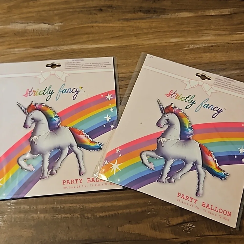 STRICTLY FANCY UNICORN BIRTHDAY PARTY DECOR SET: NEW IN PACKAGE